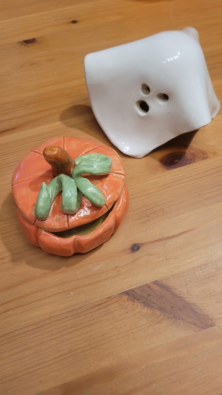 Petit bloc au visage et citrouille