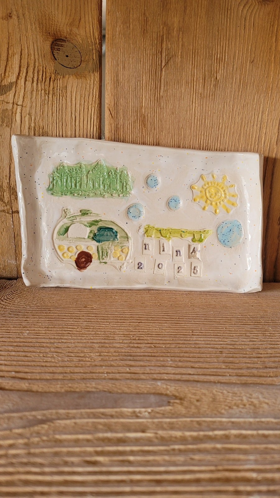 Plaque décorée par un enfant